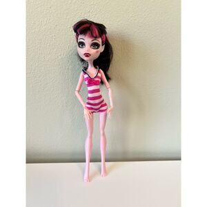 Monster High Skull Shores Draculaura Doll Mattel Daughter Of Dracula